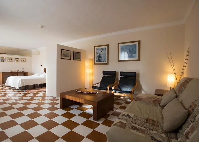 Cal Naudi 4*