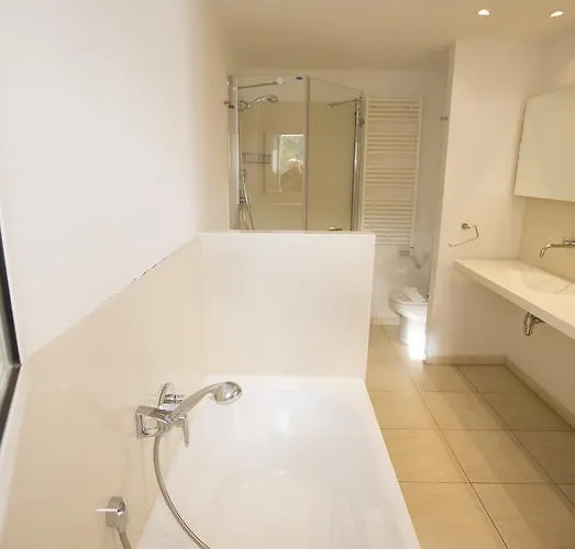 Cal Naudi 4*